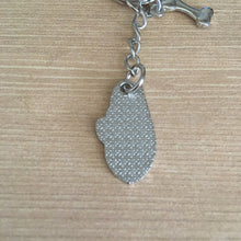 Load image into Gallery viewer, Siberian Husky head enamel charm key ring